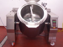Indirect Electric Mobile Cooking Kettle with Mixer for Sauces.